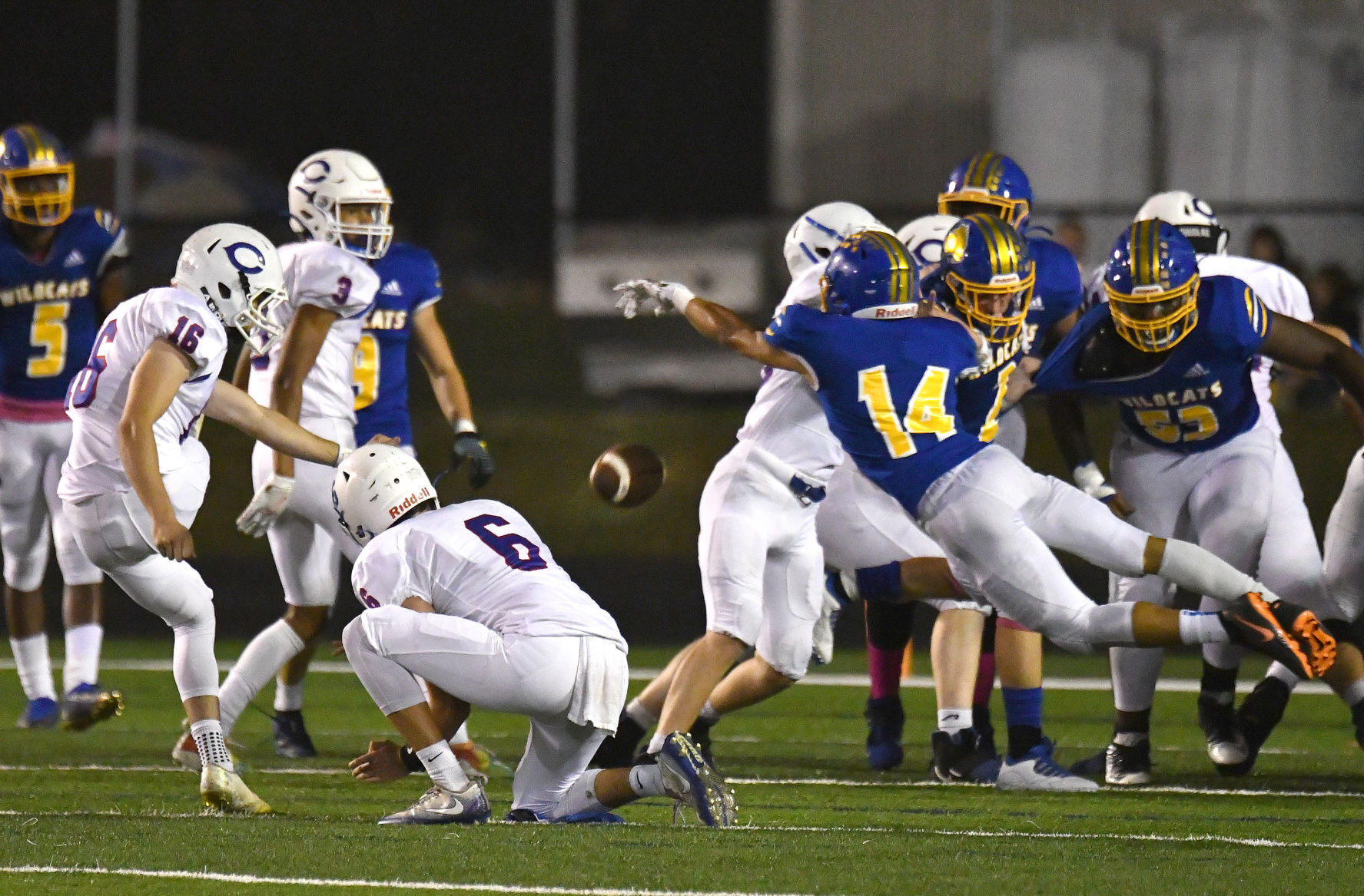 100821-qc-spt-cent-north fball-175